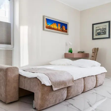 F-apartments - River View, Contactless