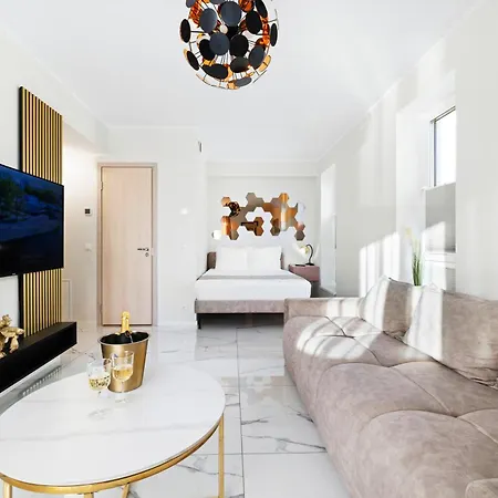 F-apartments - River View, Contactless アパート *